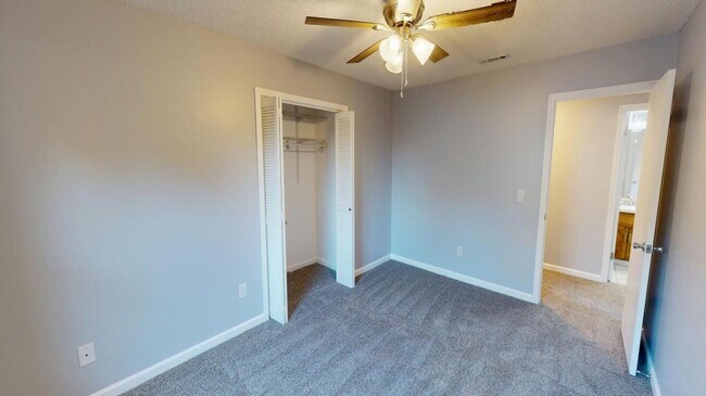 Building Photo - 112 Oakland Dr