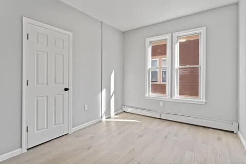 Building Photo - 37-39-39 Mahl Ave