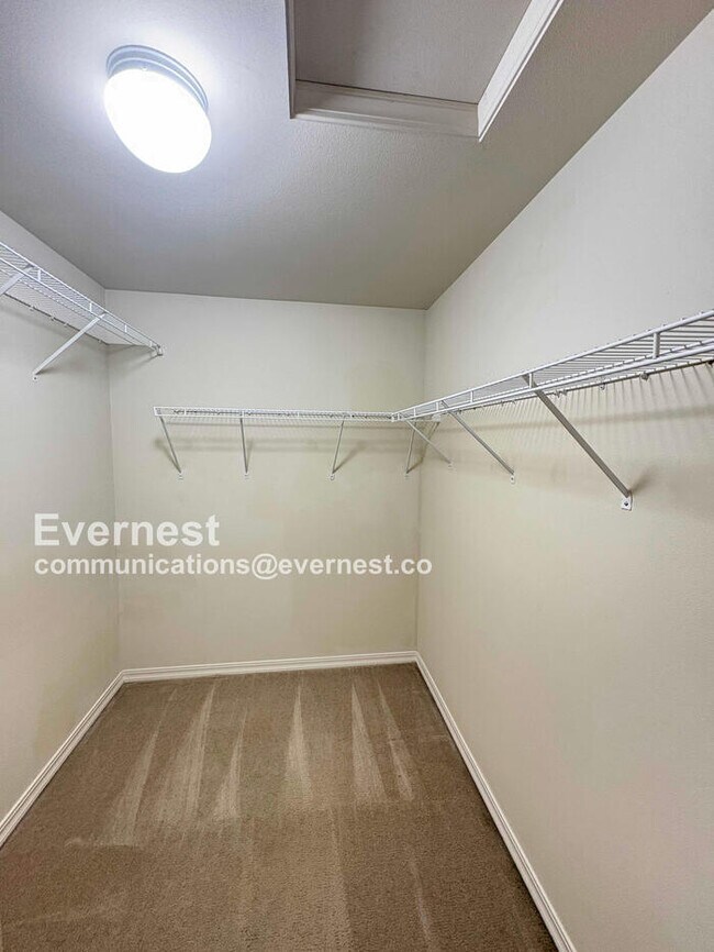 Building Photo - 8833 NE 178th St