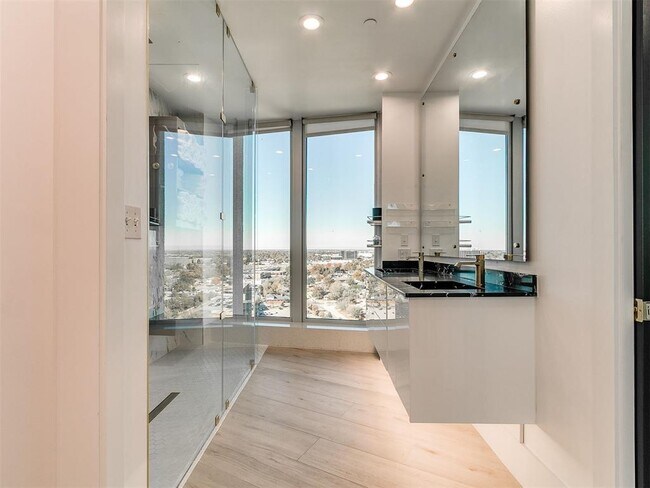 Building Photo - 5900 Mosteller Dr