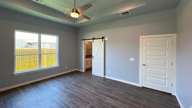Building Photo - 605 Remington Ave