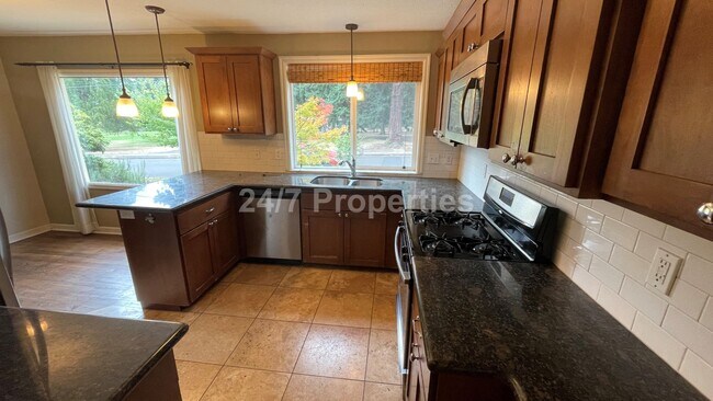 Building Photo - 2024-5815MF