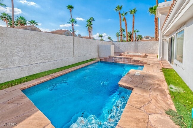 Building Photo - 8129 Pacific Cove Dr