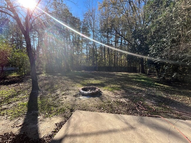 Building Photo - Great 3 bedroom brick ranch in Ladson!