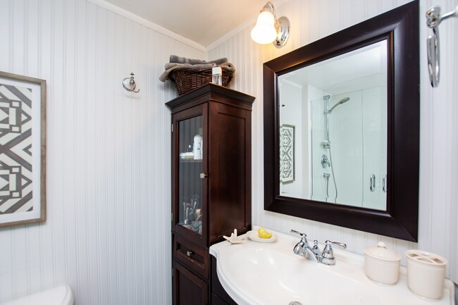 Bathroom #3 On-suite Master bath other view - 439 W Grant Pl