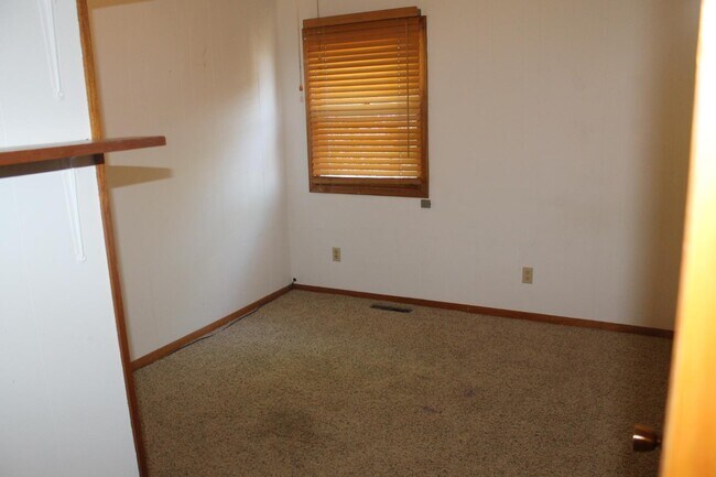 Building Photo - 1011 Lincoln St