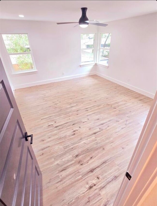 Building Photo - 2105 Sheridan St