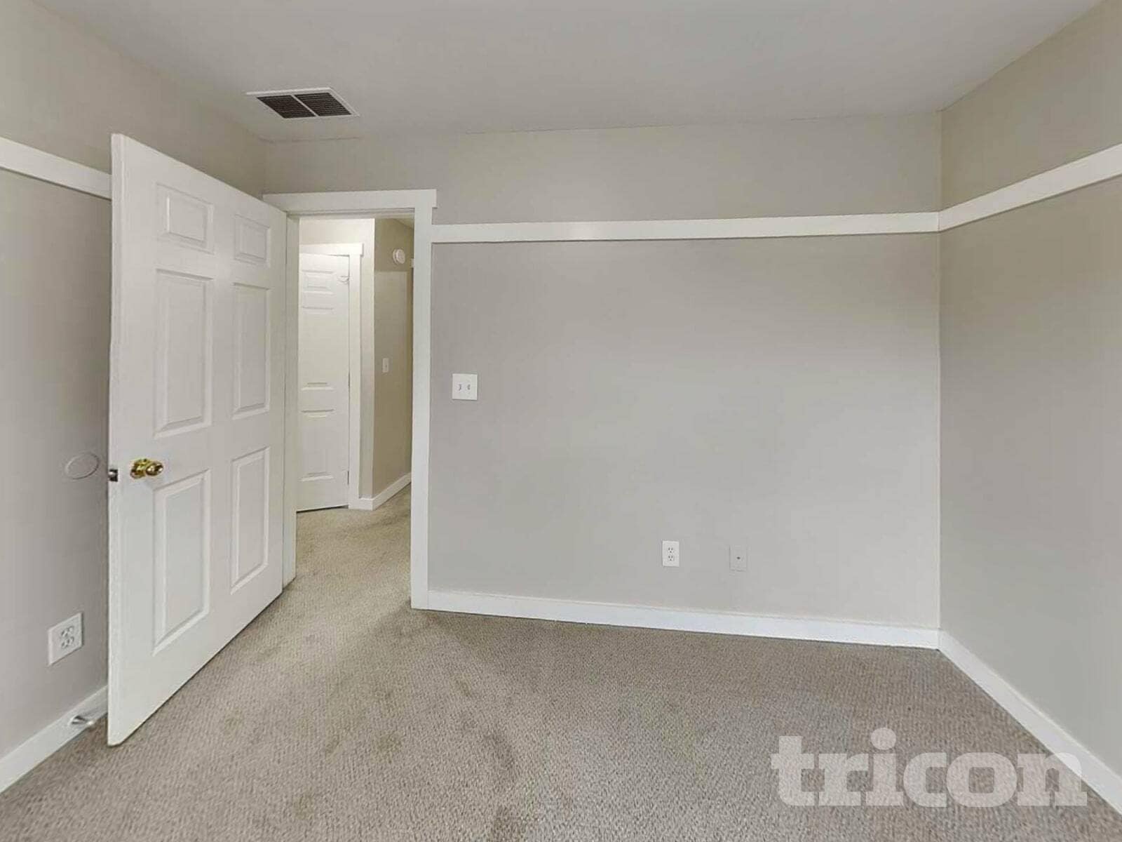 Building Photo - 1048 Whispering Woods Dr