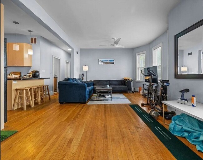 Building Photo - Marine Rd