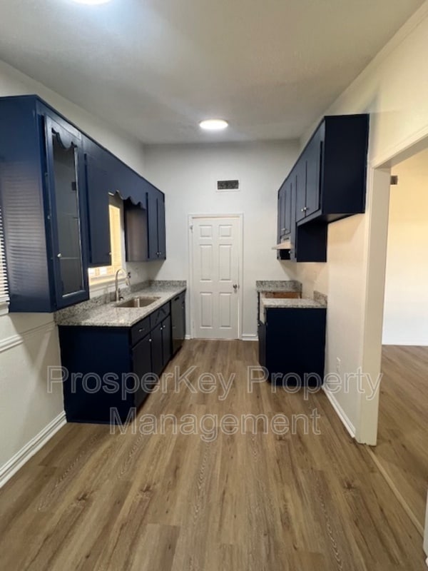 Building Photo - 2745 N Wallace Dr