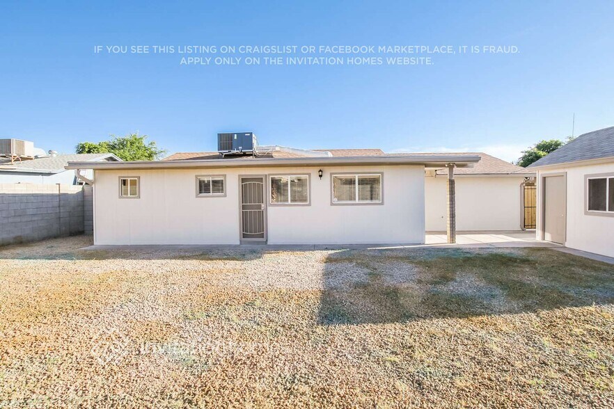 Building Photo - 2720 E Michelle Dr