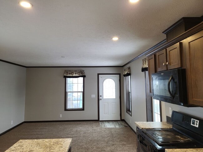 Building Photo - 61 Meadowlark Ln