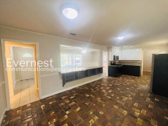 Building Photo - 114 Rollingwood Dr