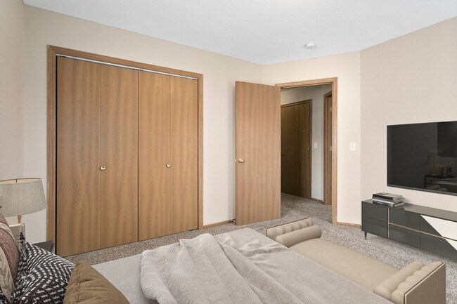 Building Photo - 1300-1336 Crosswinds Court