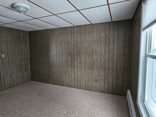 Building Photo - 248 Sutton St