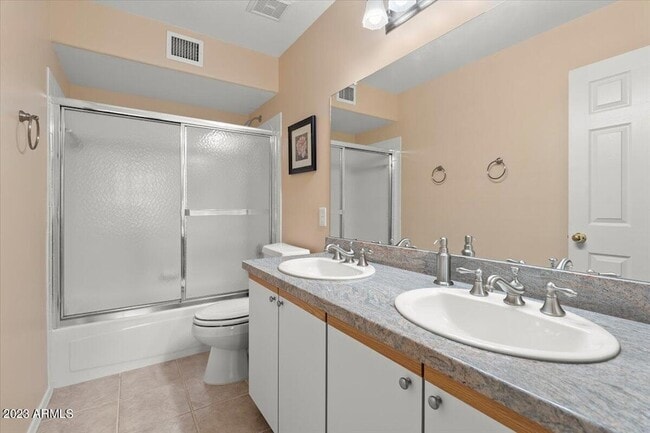 Building Photo - 4326 E Rancho Tierra Dr