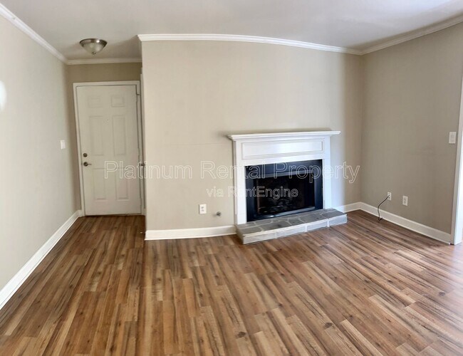 Building Photo - 110 Countryside Pl