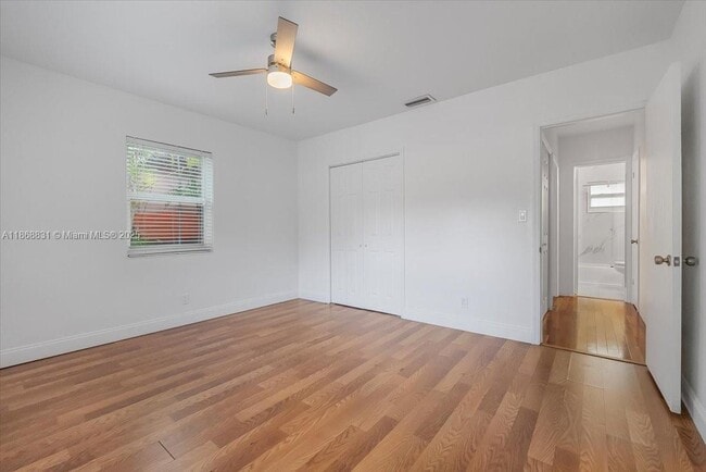 Building Photo - 613 NE 17th Terrace