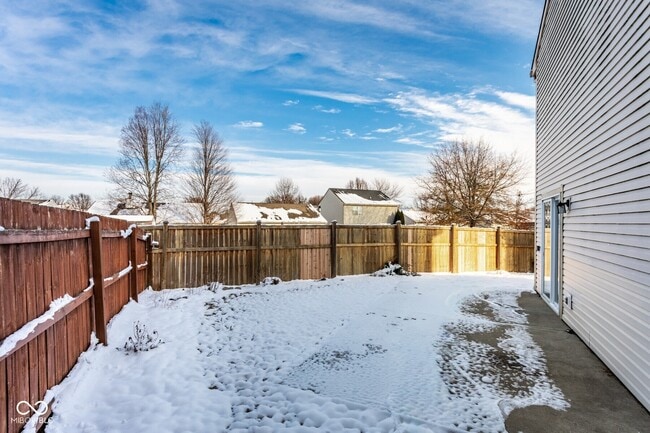 Building Photo - 700 Mountain Pine Dr