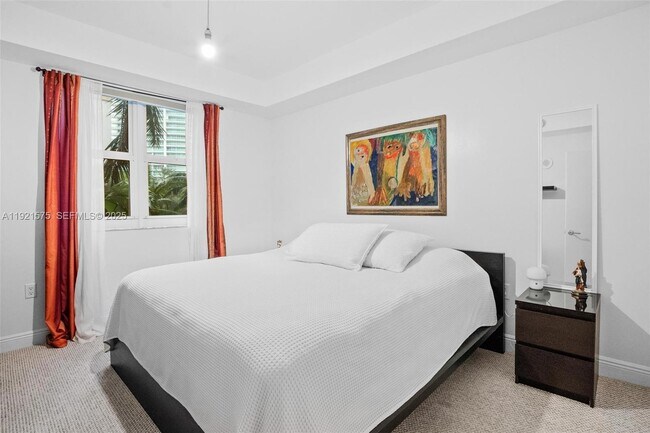 Building Photo - 19900 E Country Club Dr