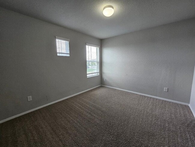 Building Photo - 110 Lavender Ln