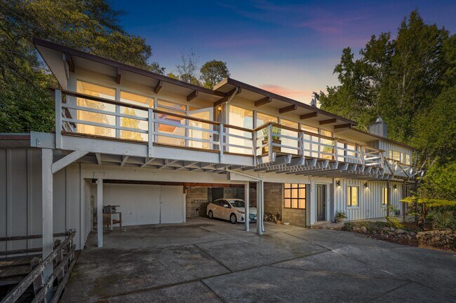 Building Photo - 45 Beverly Terrace