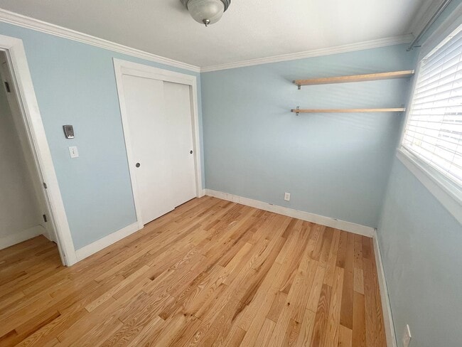 Building Photo - Wallingford 2-Bed Condo with Garage!