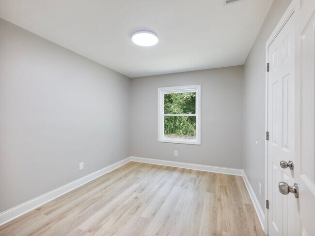 Building Photo - 2862 Argyle Dr NW