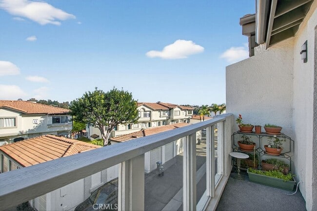 Building Photo - 30902 Club House Dr