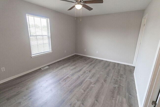 Building Photo - 5209-5211 Currituck Lane