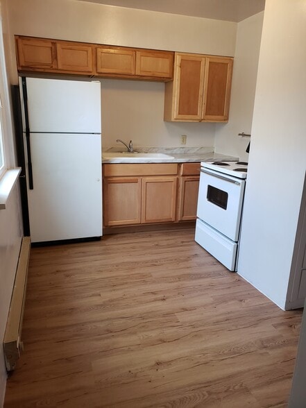 Primary Photo - 302 1st Ave