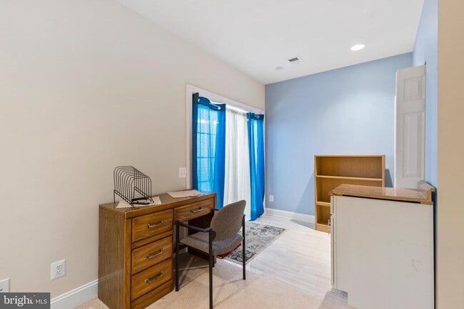 Building Photo - 43610 Aldie Mill Ct