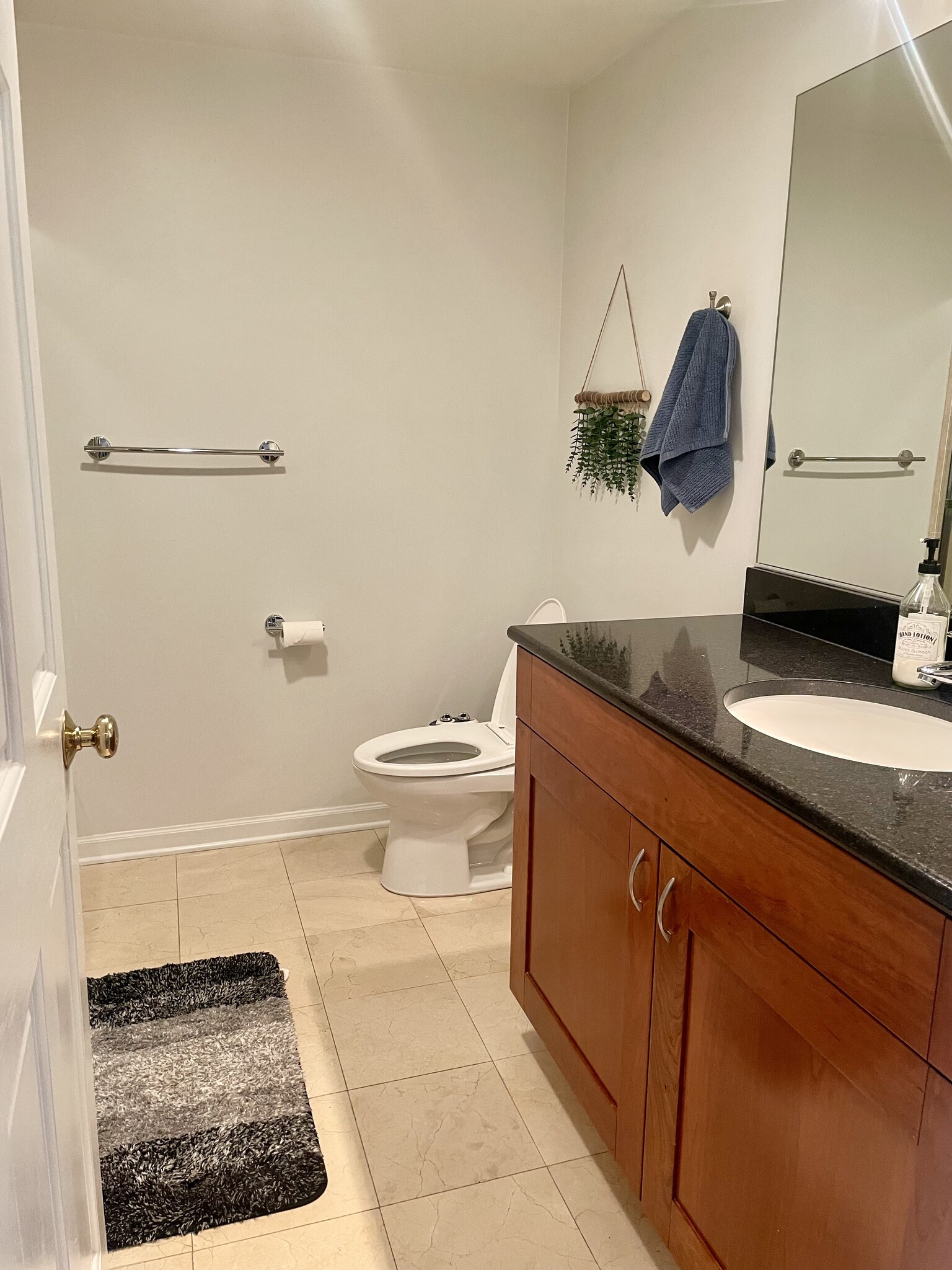 Building Photo - 1517 N Ashland Ave