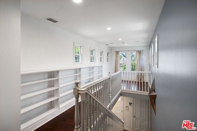 Building Photo - 3123 Barry Ave