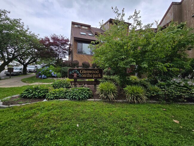 Building Photo - 112 Glenwood Ave