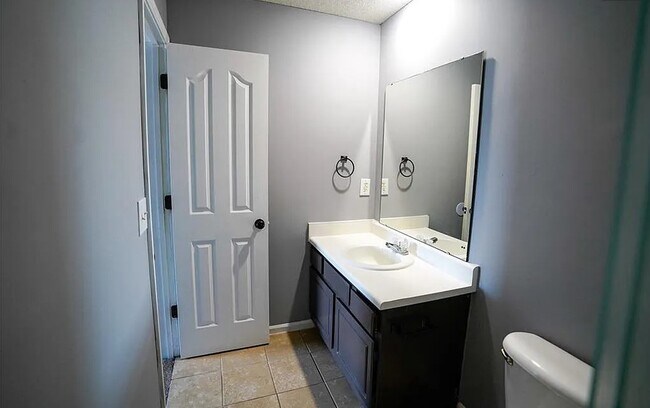 Building Photo - 853 E 167th Ct