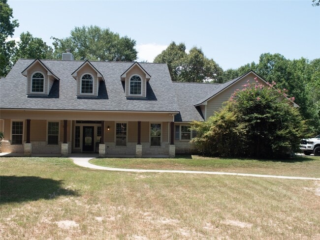 Building Photo - 427 Trace Way Dr