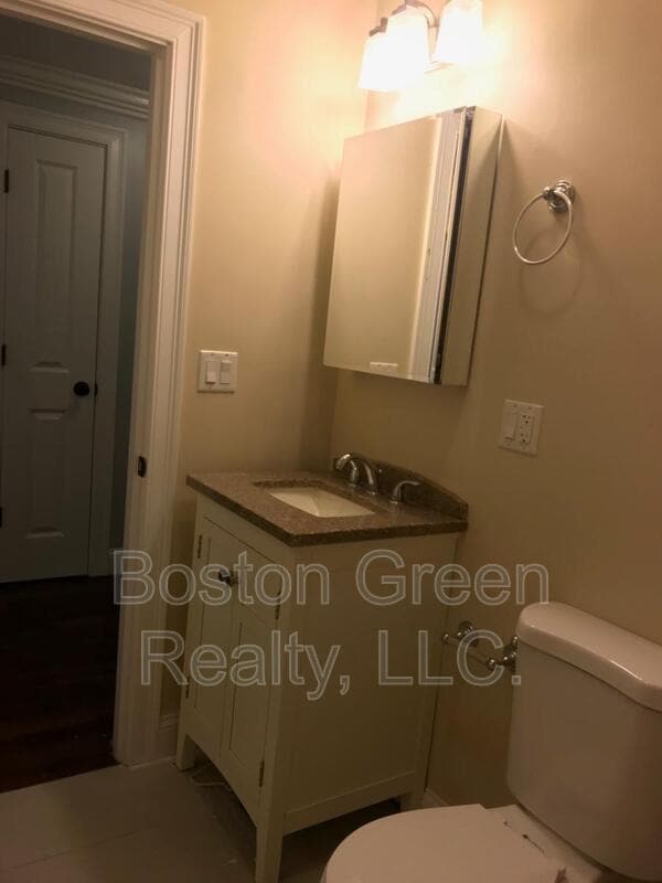 Building Photo - 140 Marcella St