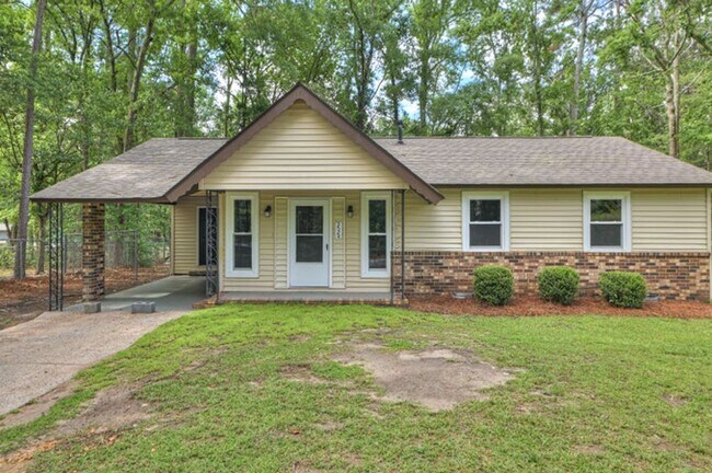 Building Photo - Updated Hephzibah Home with Covered Parking