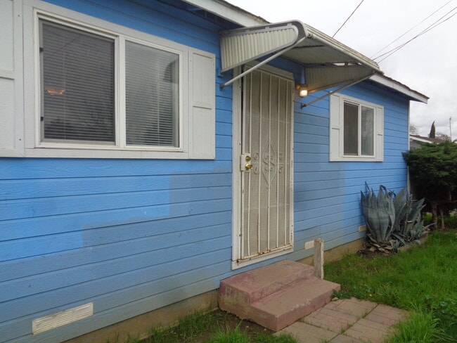 Primary Photo - 5520 Cottonwood Ave