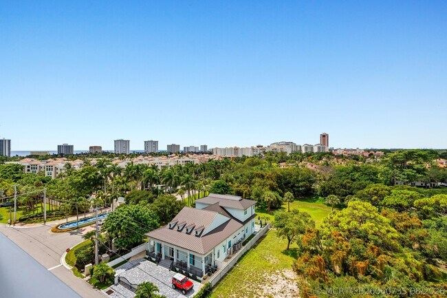 Building Photo - 485 E Royal Palm Rd