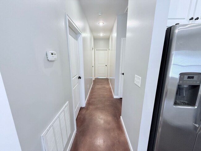 Building Photo - 104 Private Rd 4017