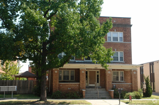 Primary Photo - Legacy Square