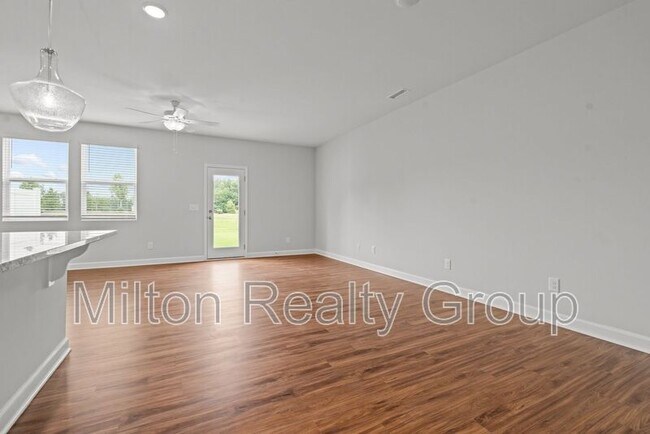 Building Photo - 45 Village Edge Dr