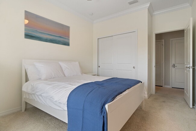 Building Photo - 6635 Carlinga Dr