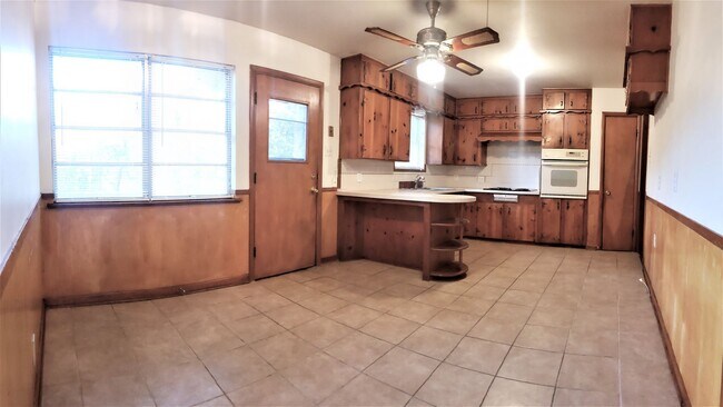 Building Photo - 5305 Ammons St