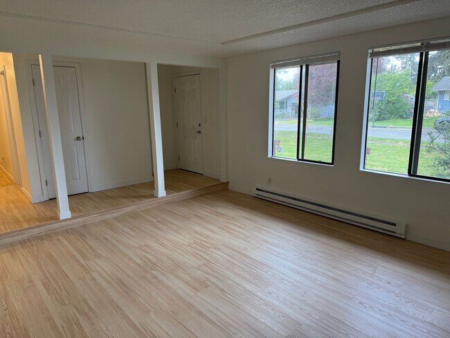 Building Photo - 3 bedroom 2 Bath All New and Upgraded Easy Access to Shops & Frwy $2900 a Month.