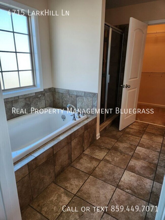 Building Photo - 4715 Larkhill Ln
