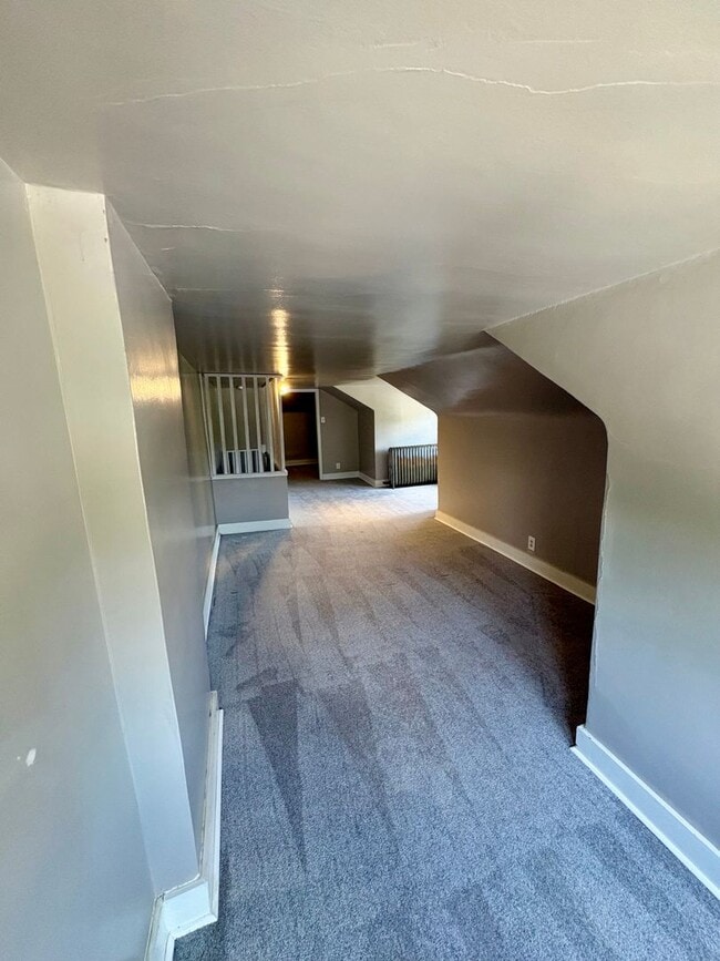 Building Photo - 4 Bedroom 1.5 Bath in Suburban SD- Large Yard/Deck and Garage