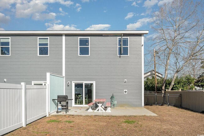 Building Photo - 503 30th Ave N